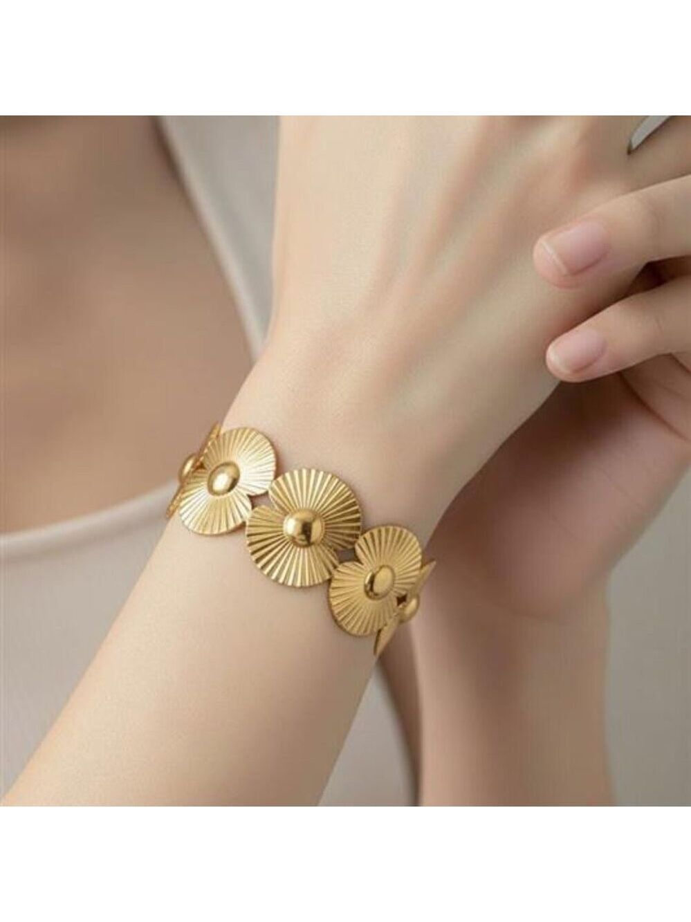Adjustable Floral Bracelet - Elegant Luxury Flower Clasp Bangle Stainless Steel